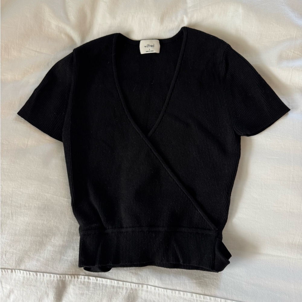 Aritizia Wilfred Black Short Sleeve V-Neck Top